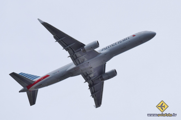 Boeing 757-223